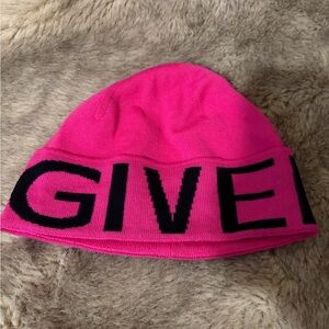 GIVENCY PINK WOOL LOGO BEANIE